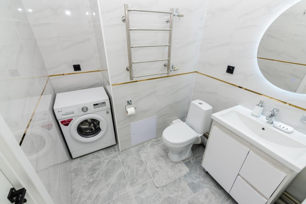 Heaven 10 Apartment Almaty Bagian luar foto
