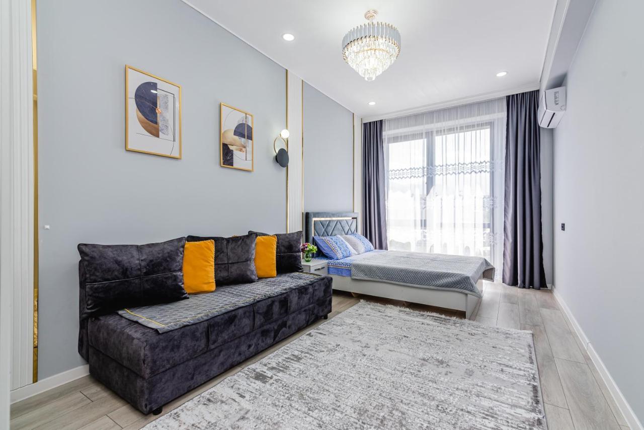 Heaven 10 Apartment Almaty Bagian luar foto
